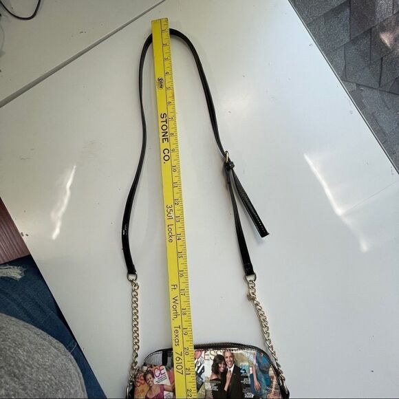 Michelle Obama Glossy Magazine Cover Satchel Style Purse w/Leather & Chain Strap - Picture 2 of 8